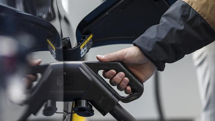 Elektrikli Araç Sahiplerine ‘Tarife’ Devrimi: Gece Şarj Eden Kazanacak