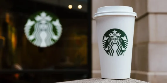 Starbucks Kuzey Amerika Operasyonlarında 250 Lokasyonu Kapatarak Perakende Ağını Yeniden Yapılandırıyor