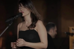 İran Temyiz Mahkemesi Başörtüsüz Konser Veren Şarkıcı Parastoo Ahmadi'nin Kırbaç Cezasını Onadı
