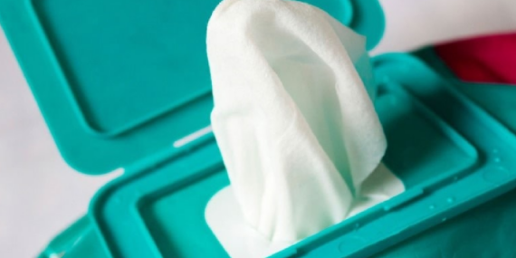 Birleşik Krallık’ta Plastik İçeren Islak Mendil Satışı ve Tedariğine Kapsamlı Yasak